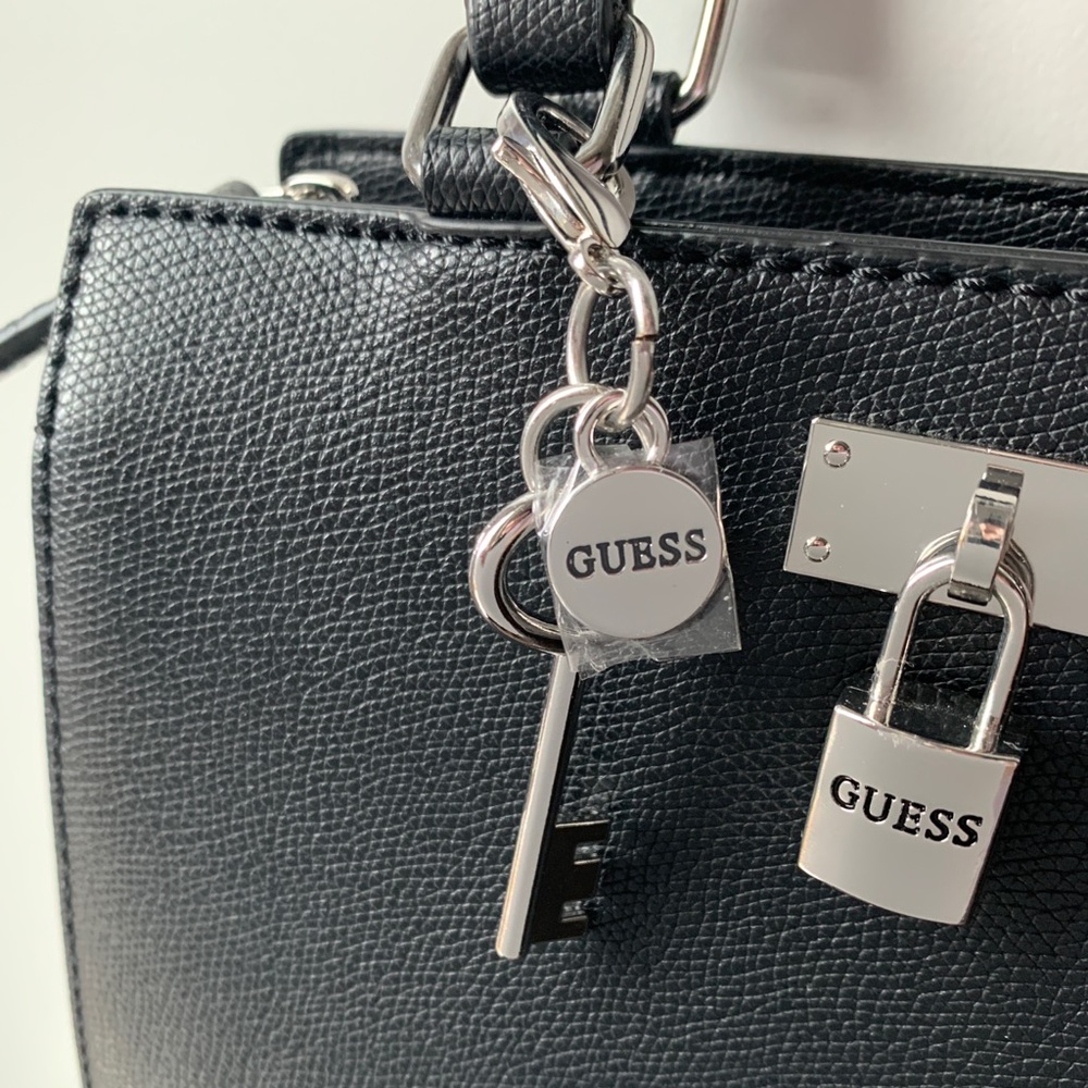🇨🇦 Guess - Small Crossbody and Handbag Purse - Picture 10 of 13